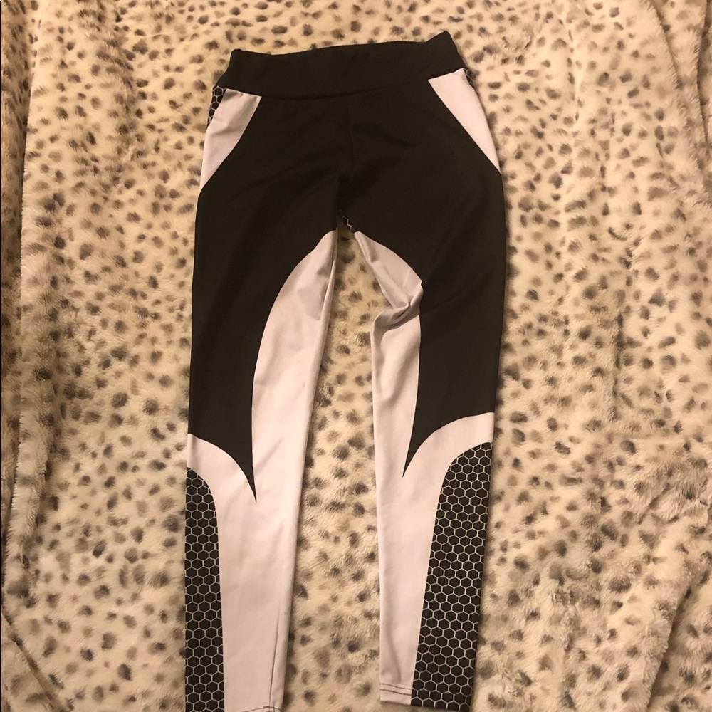 Chic Black and White Patterned Leggings